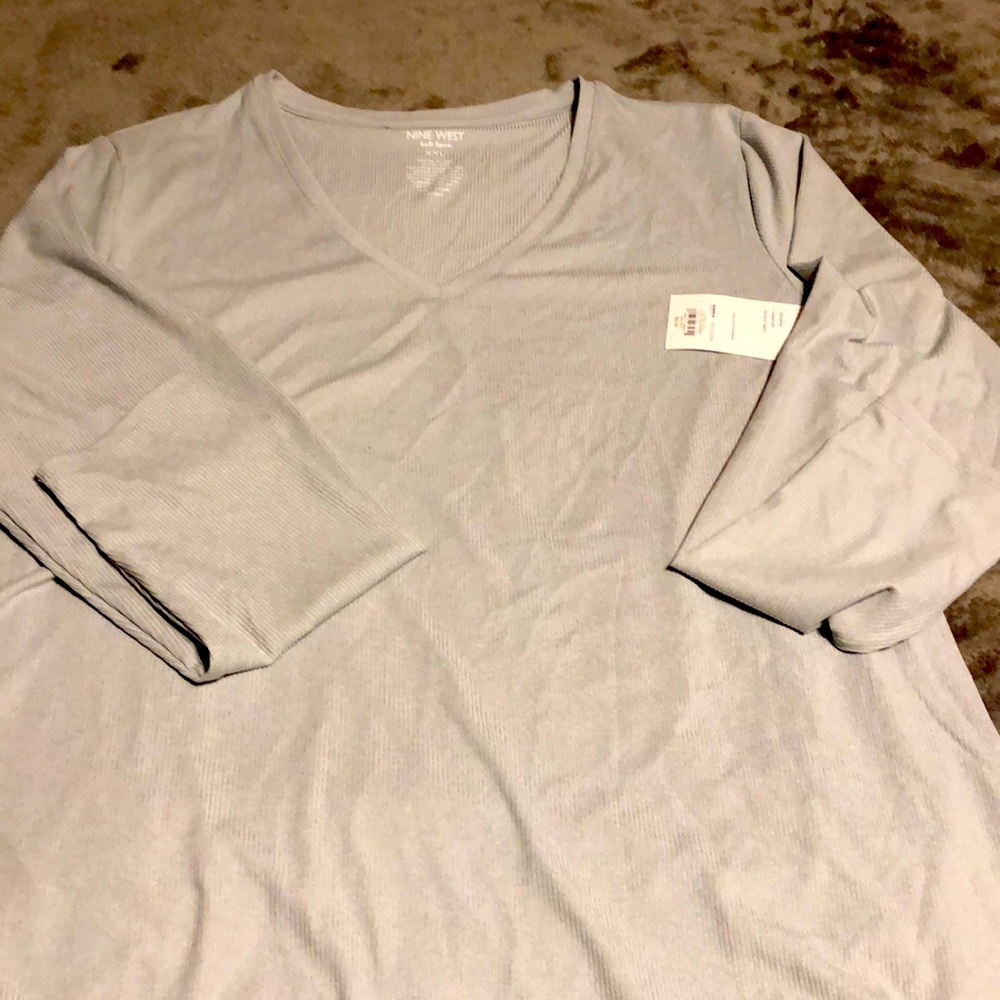 NWT Nine West silver/gray color V Neck T, sz XXL